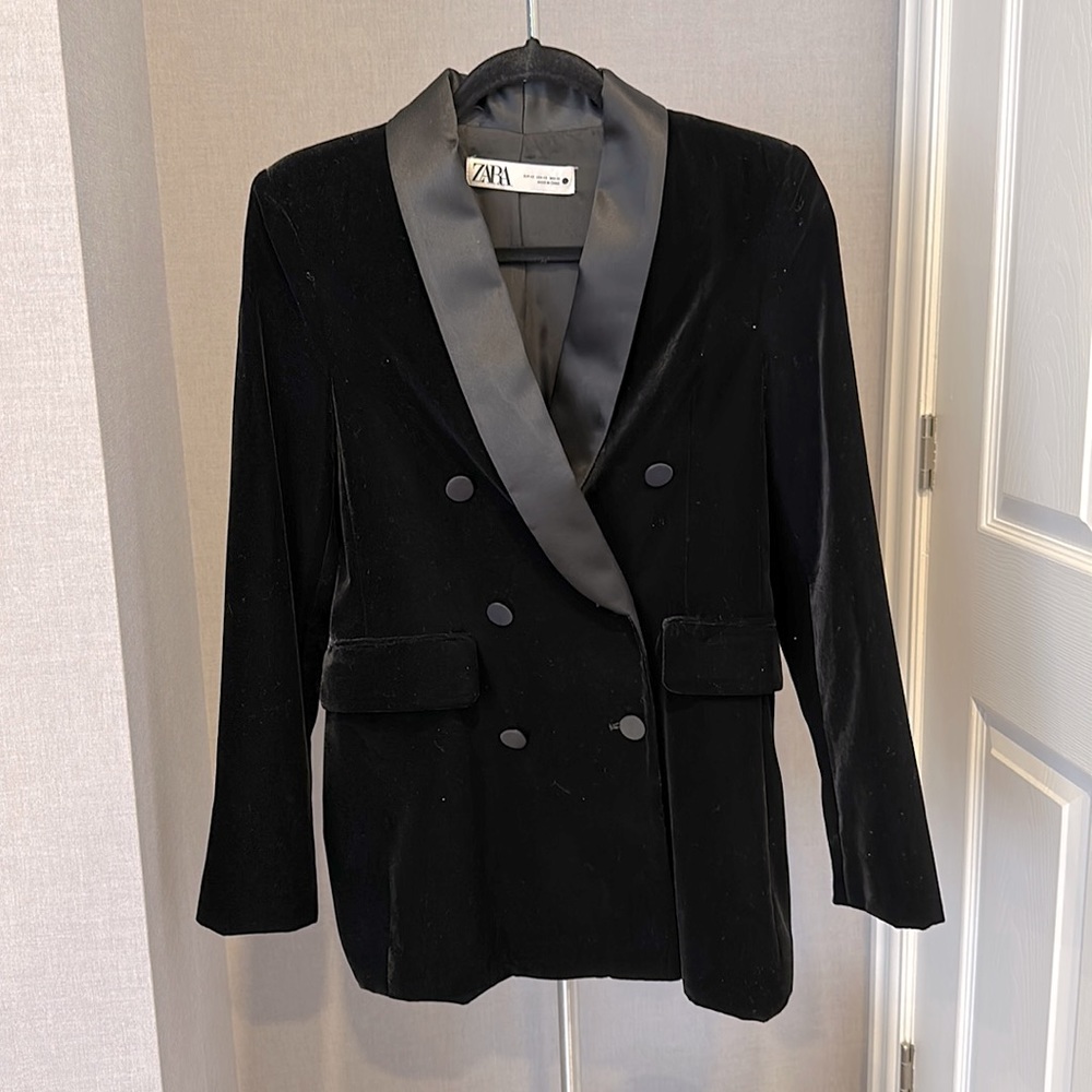 Zara velvet blazer